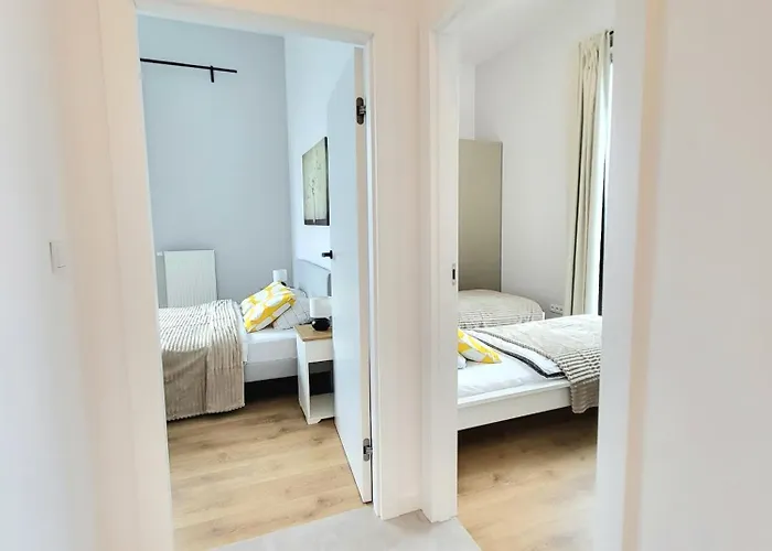 Ursus Premium アパート